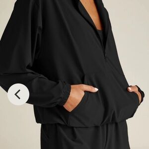 Beyond Yoga Stretch Woven In Stride Half Zip Pullover Black Women’s Small